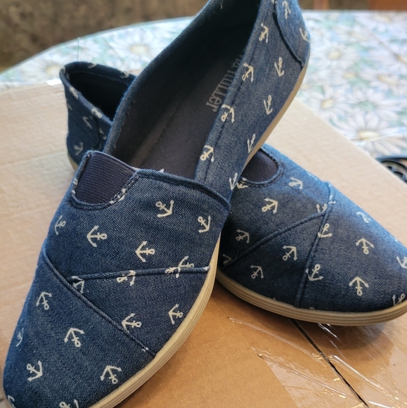 Olivia Miller Denim slip on shoes  anchor design - Size 10 - Excellent Condition - Picture 1 of 4